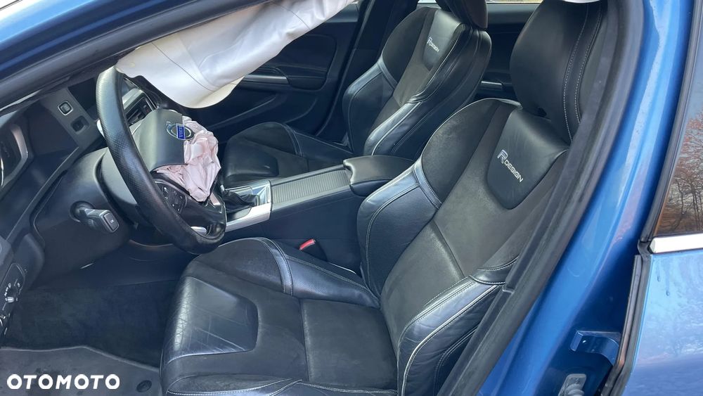 Volvo V60 D4 R-Design - 9