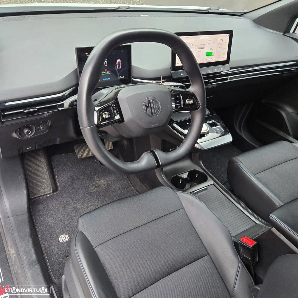 MG MG4 64 kWh Luxury - 11