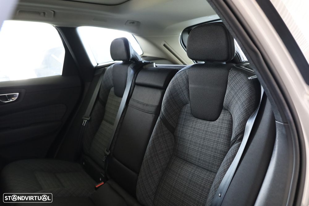 Volvo XC 60 2.0 T6 PHEV Core AWD - 14