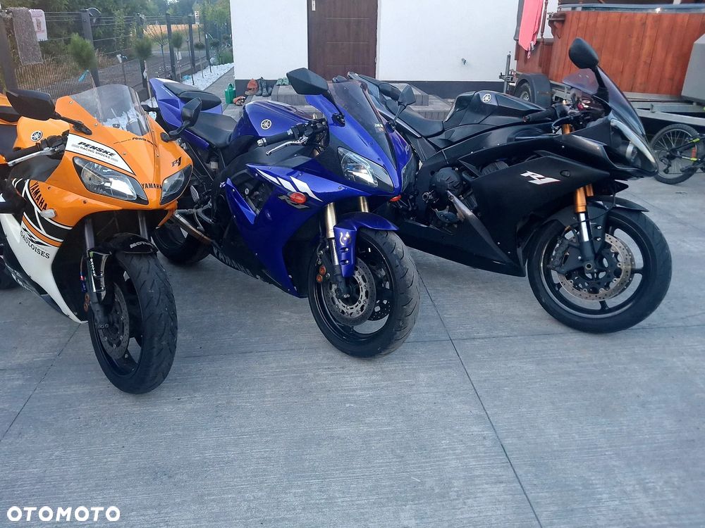 Yamaha R1 - 12