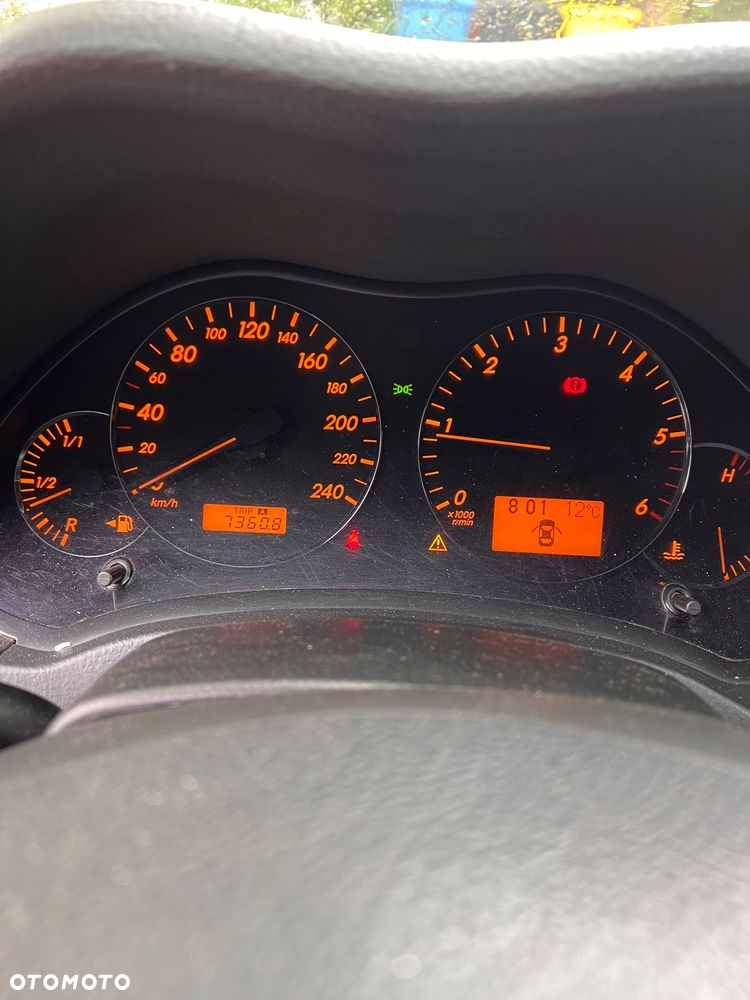 Toyota Avensis - 4