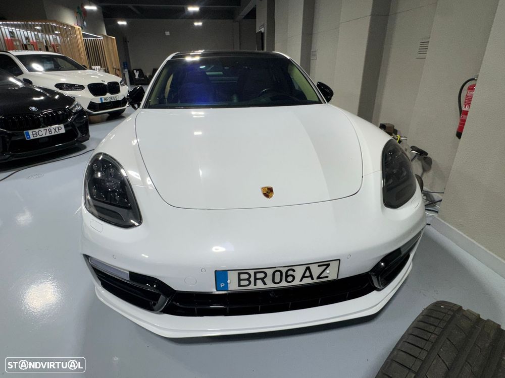 Porsche Panamera 4 E-Hybrid Platinum Edition - 3
