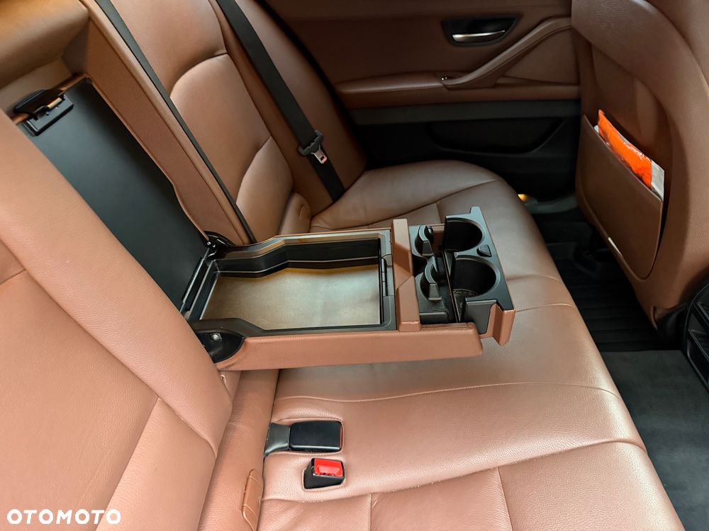 BMW Seria 5 520d Luxury Line - 24