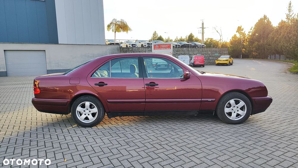 Mercedes-Benz Klasa E 200 CDI Elegance - 7