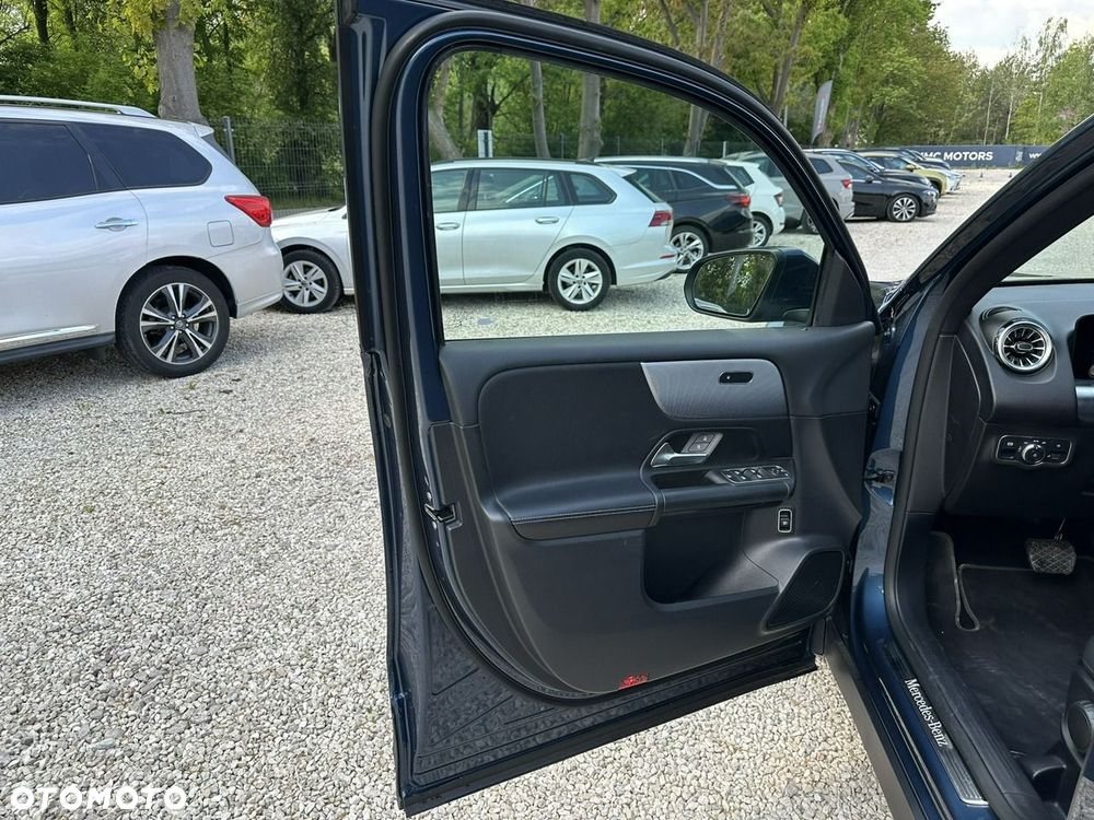 Mercedes-Benz GLB 200 7G-DCT - 16