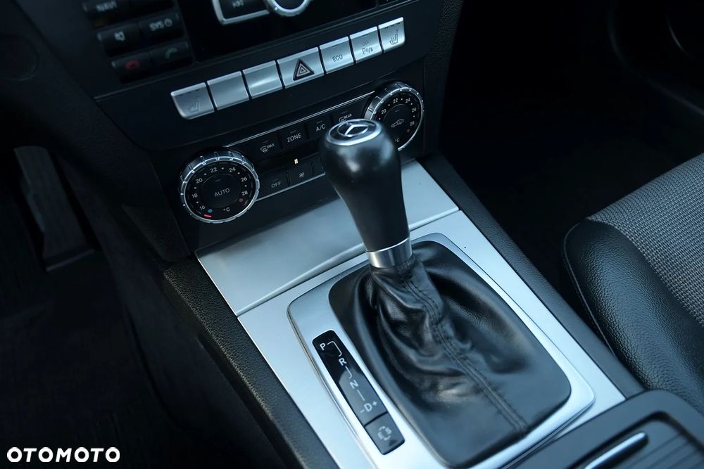 Mercedes-Benz Klasa C - 32