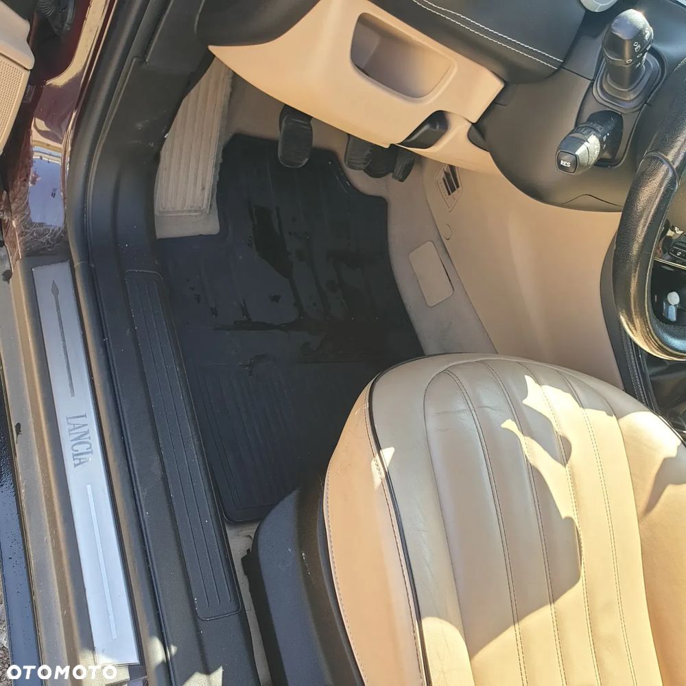 Lancia Delta 2.0 MultiJet 16v Gold - 9