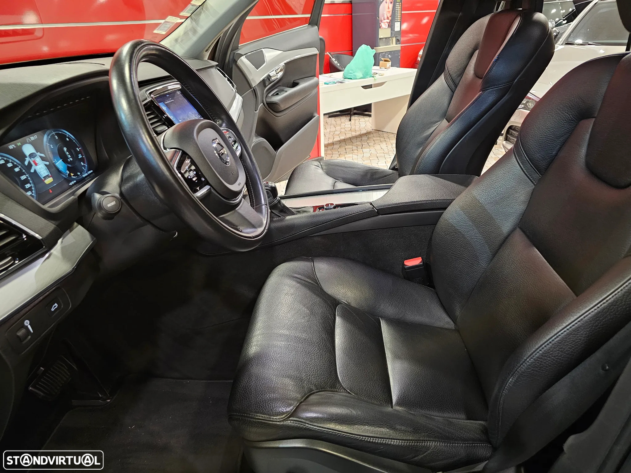 Volvo XC 90 2.0 D4 Momentum - 24