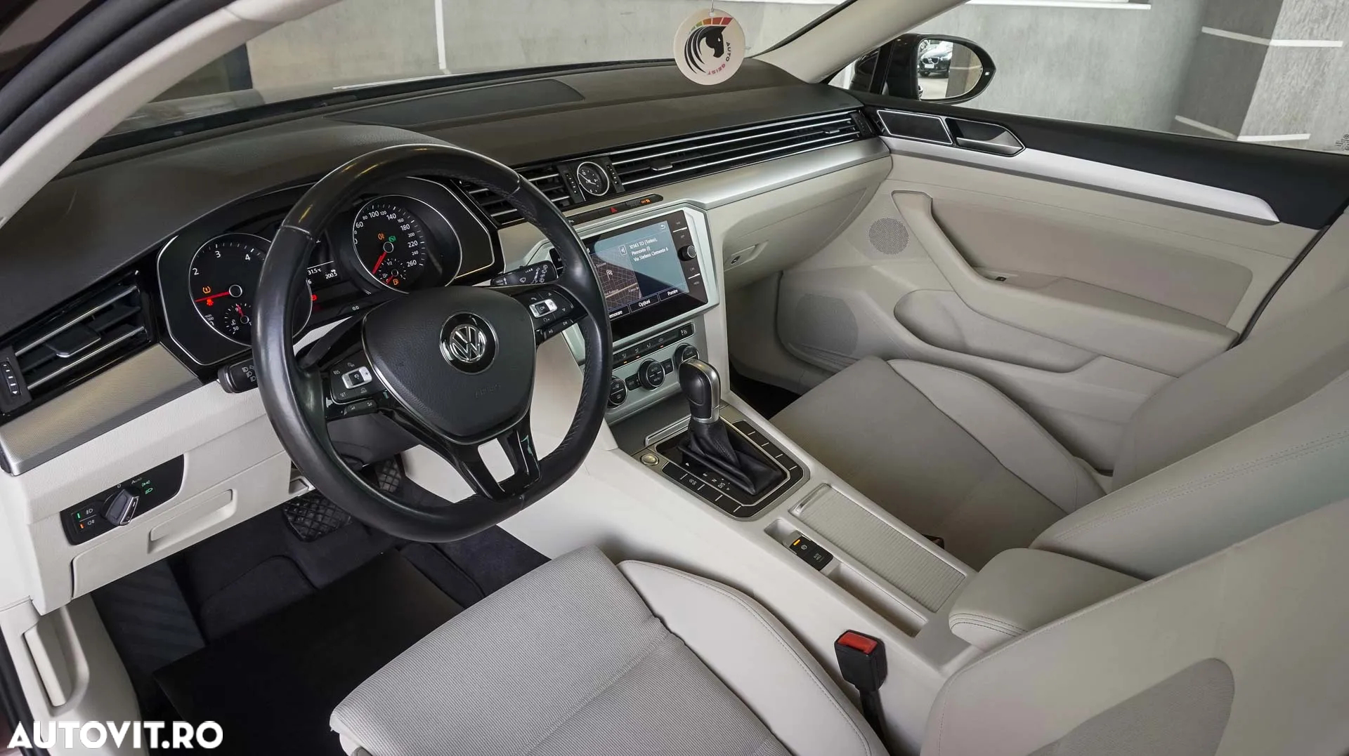 Volkswagen Passat Variant 2.0 TDI DSG Comfortline - 20