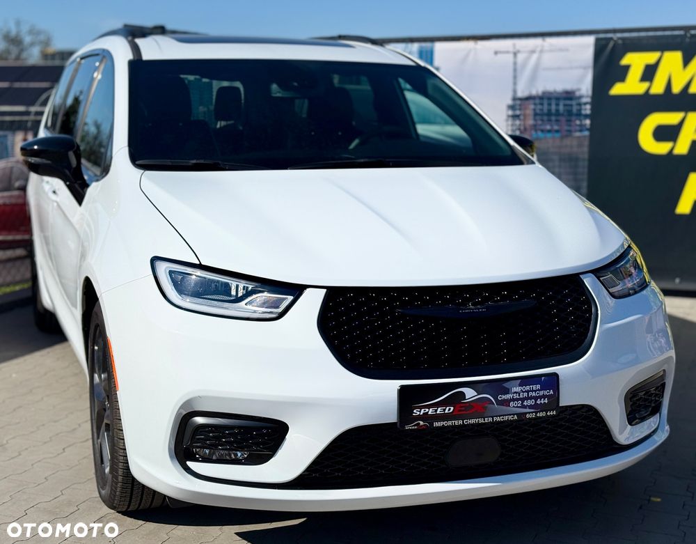 Chrysler Pacifica - 2