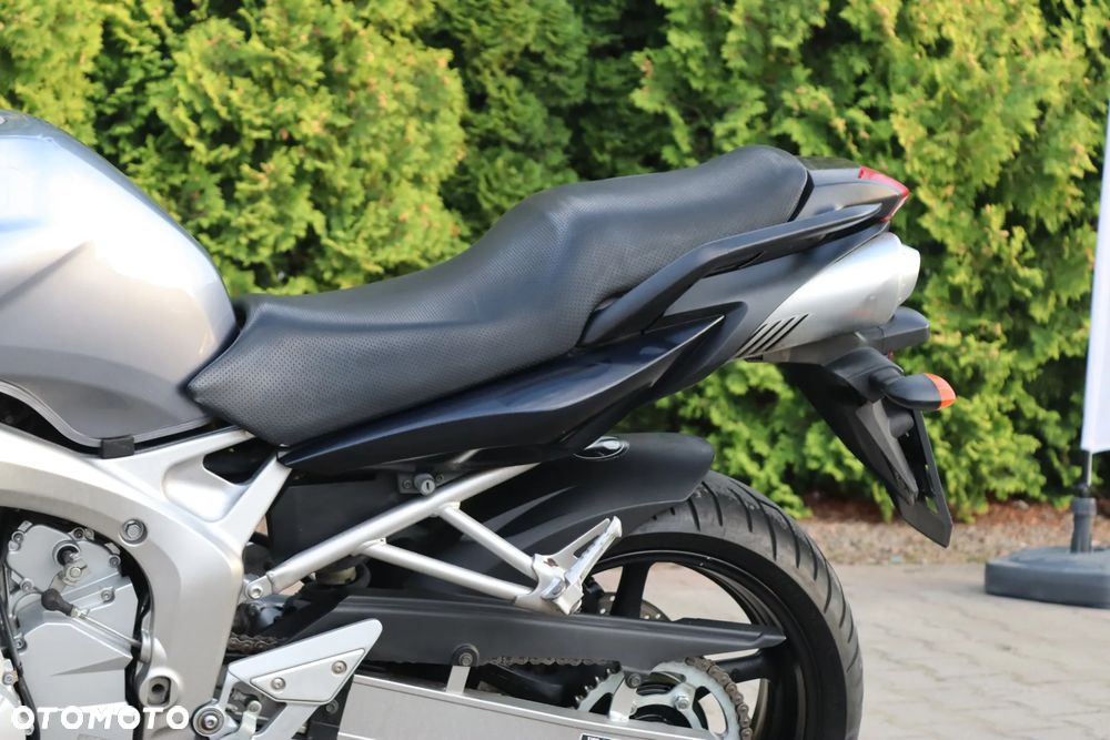 Yamaha FZ6 - 7