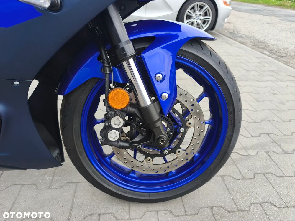 Yamaha R7 - 18
