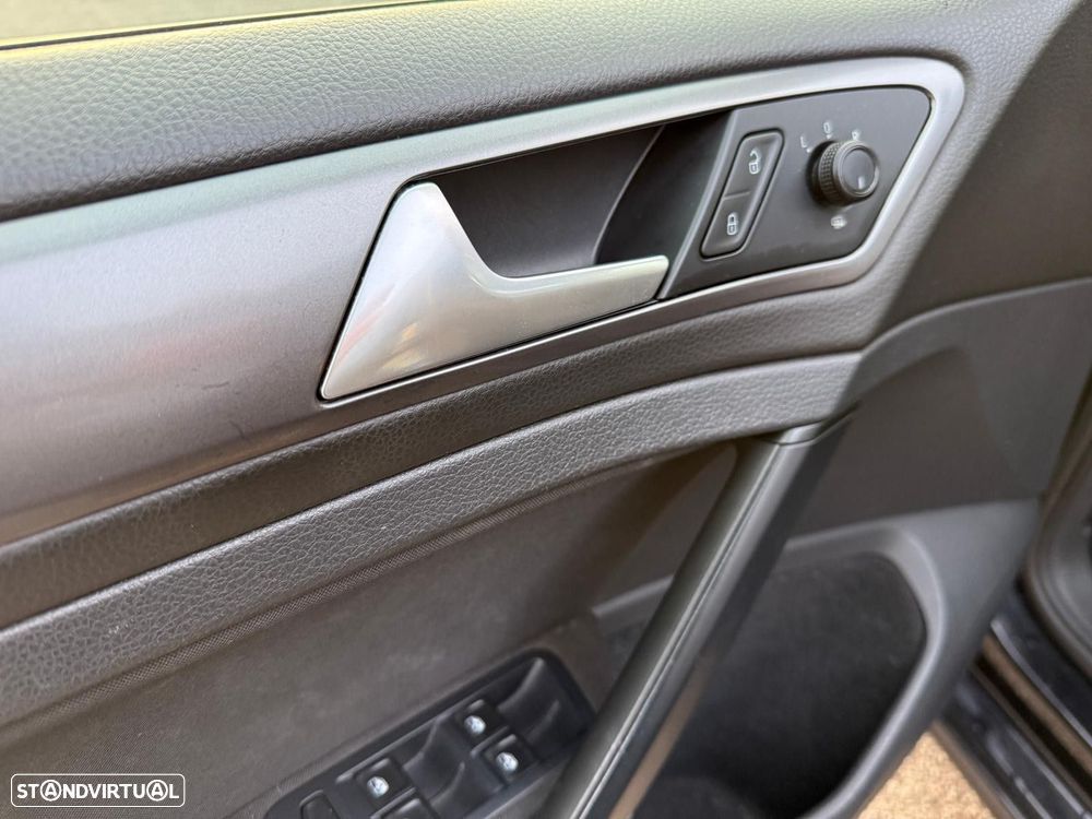 VW Golf Variant 1.6 TDi BlueMotion Confortline - 17