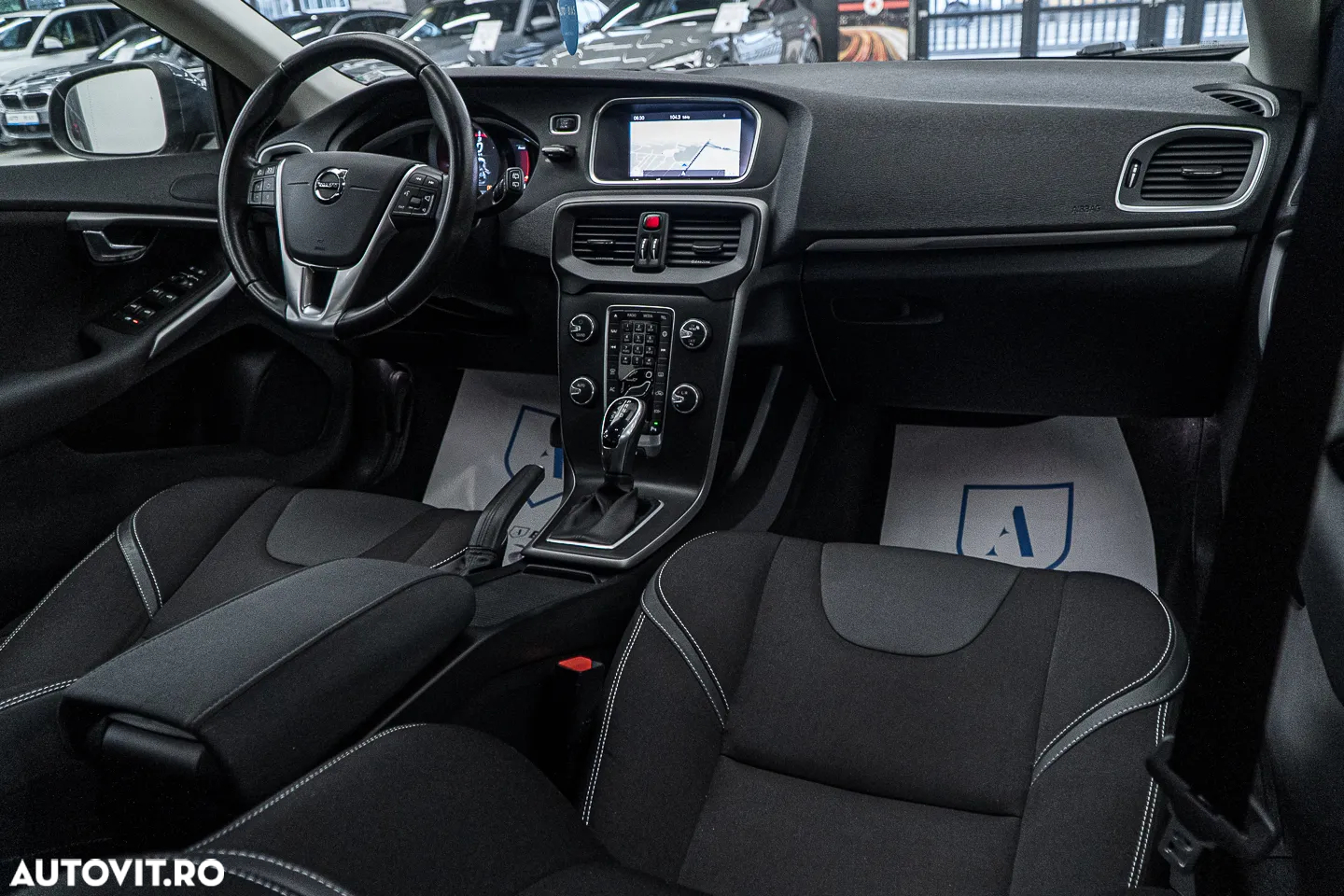 Volvo V40 D2 Aut. Momentum - 2