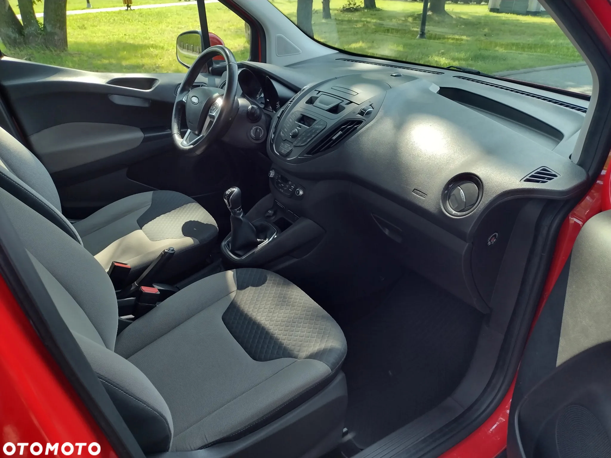 Ford Tourneo Courier 1.0 EcoBoost S&S Titanium - 17