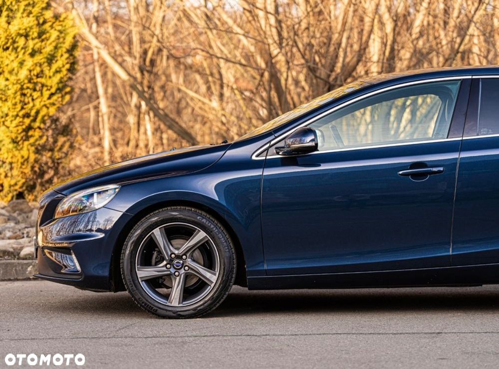Volvo V40 D2 R-Design - 10