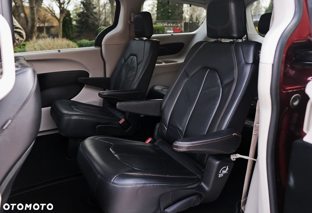 Chrysler Pacifica - 18