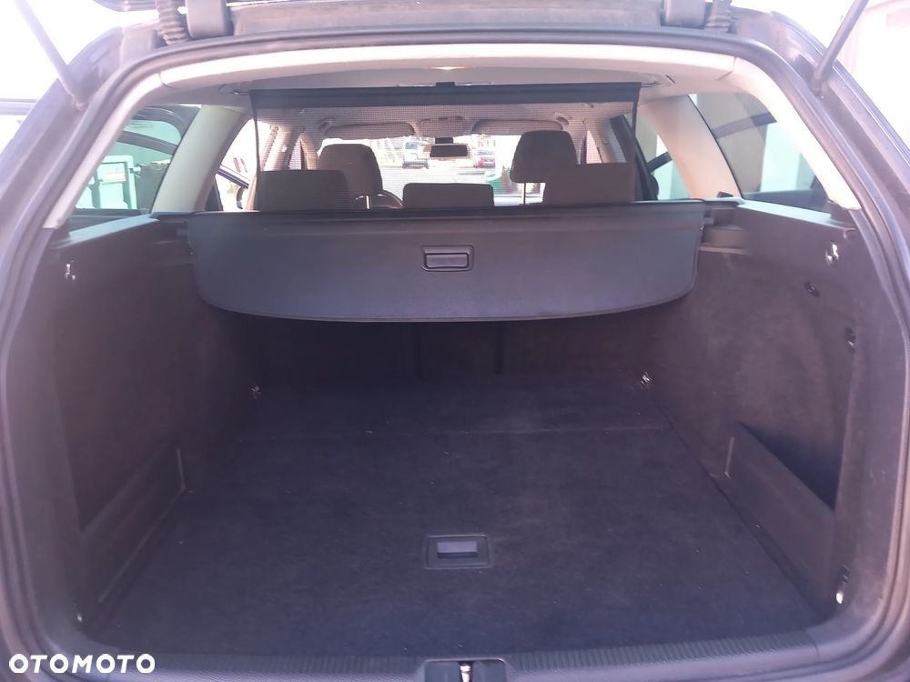 Volkswagen Passat 2.0 TDI BlueMotion Technology Comfortline - 14