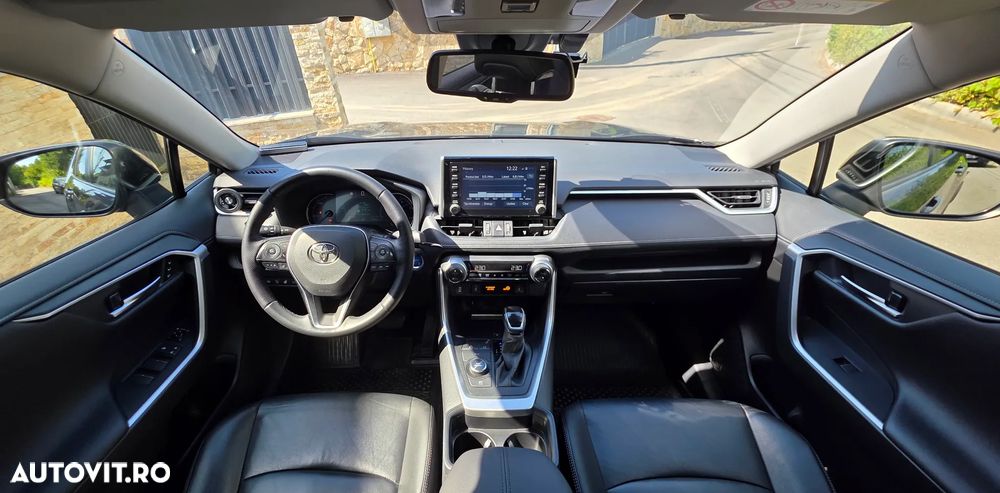 Toyota RAV4 - 11