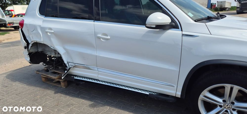 Volkswagen Tiguan 2.0 TDI 4Mot R-Style DSG - 6