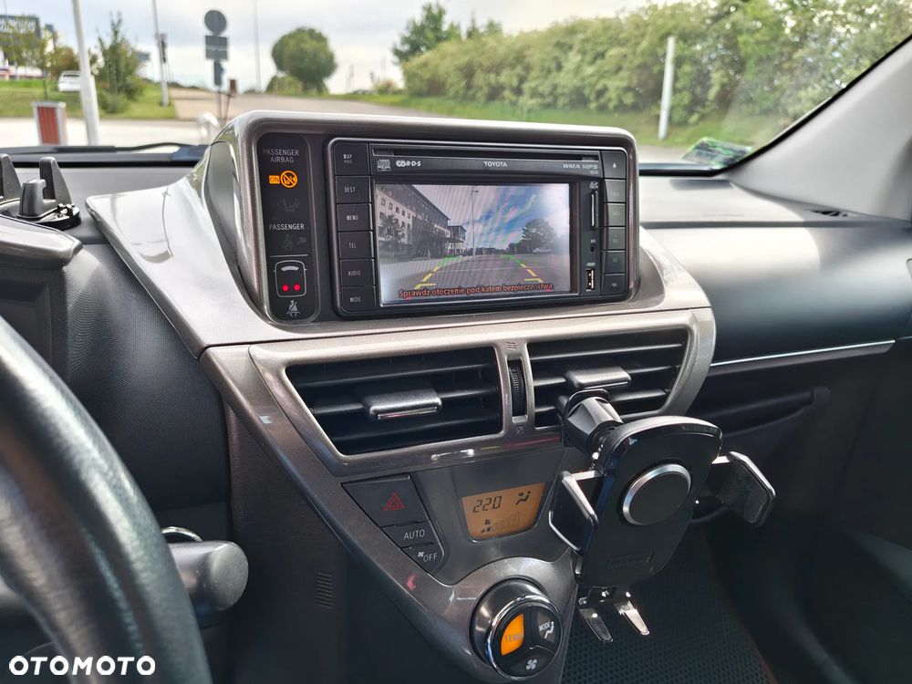 Toyota iQ 1.4 D-4D - 14
