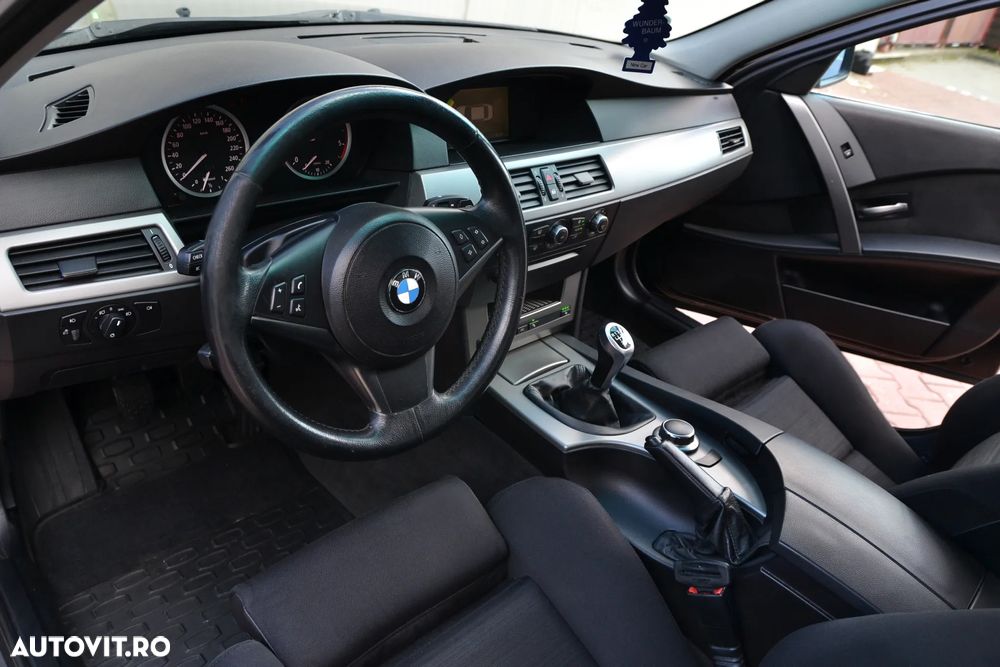 BMW Seria 5 520d Touring - 6