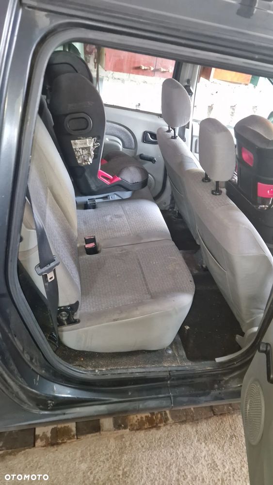 Dacia Logan 1.6 16V Laureate - 7