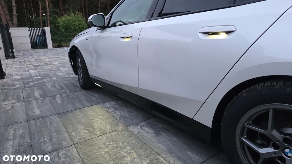 BMW Seria 5 520i mHEV M Sport - 34