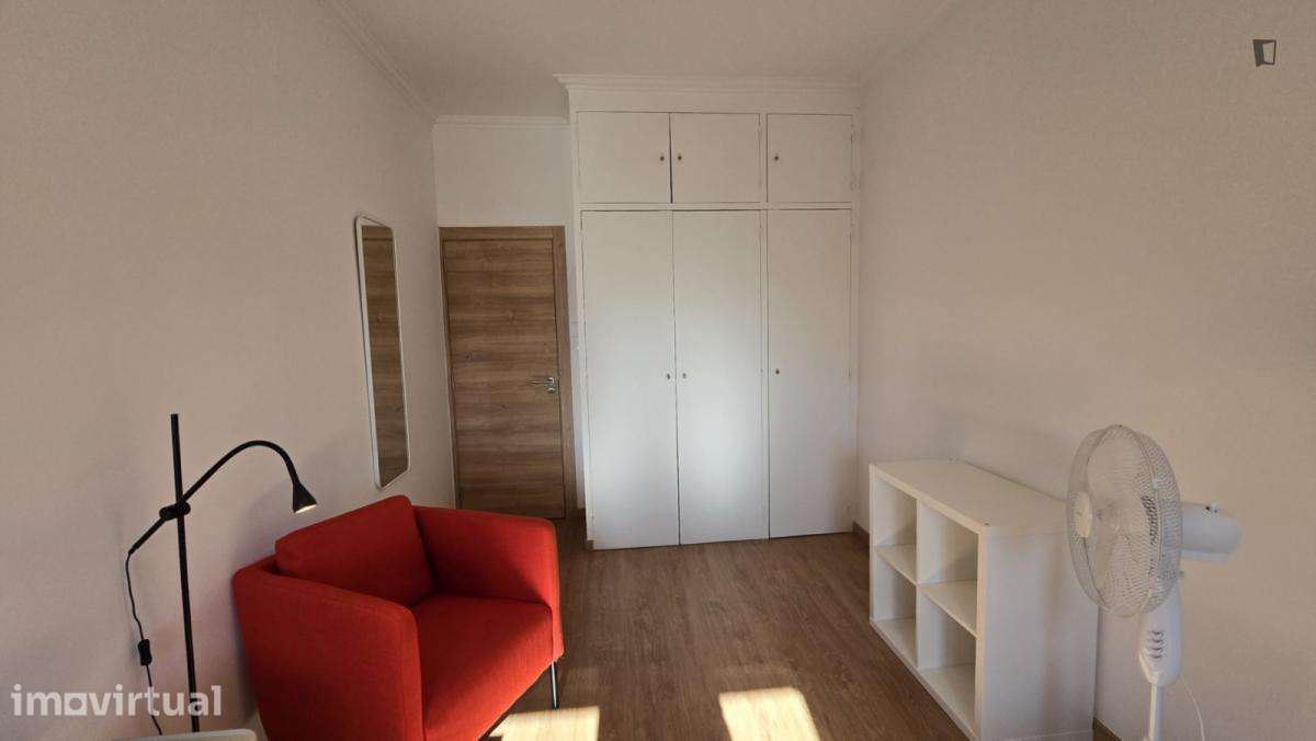 Quarto - localizado em Lumiar Lisbon - Grande imagem: 2/13