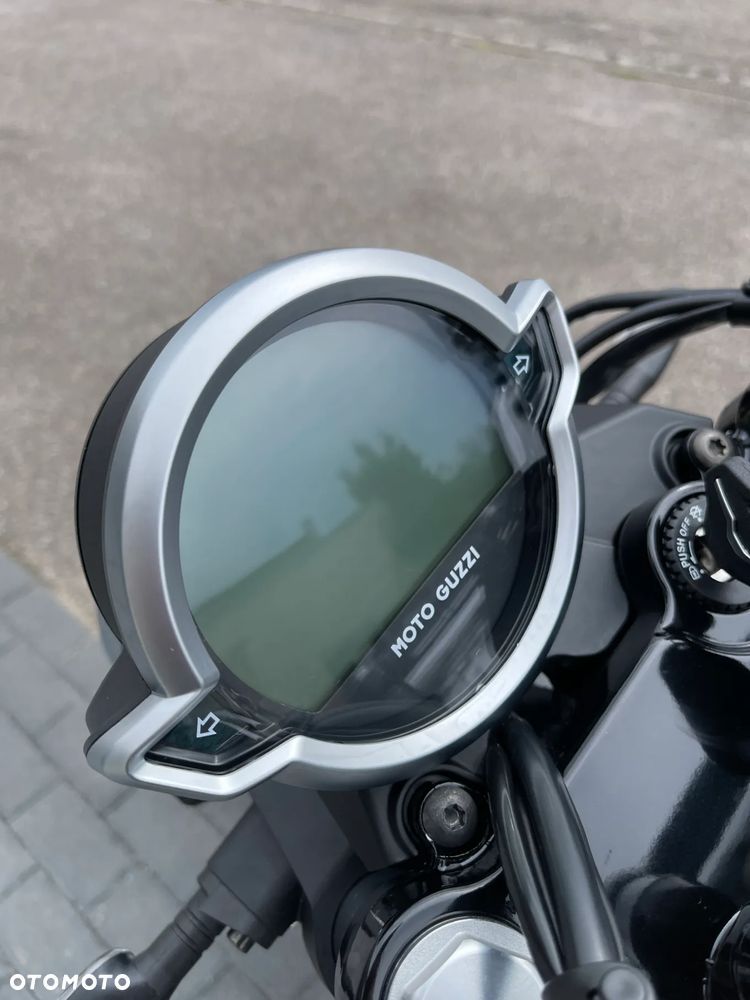 Moto Guzzi V7 - 34