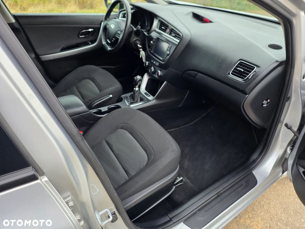 Kia Ceed - 13