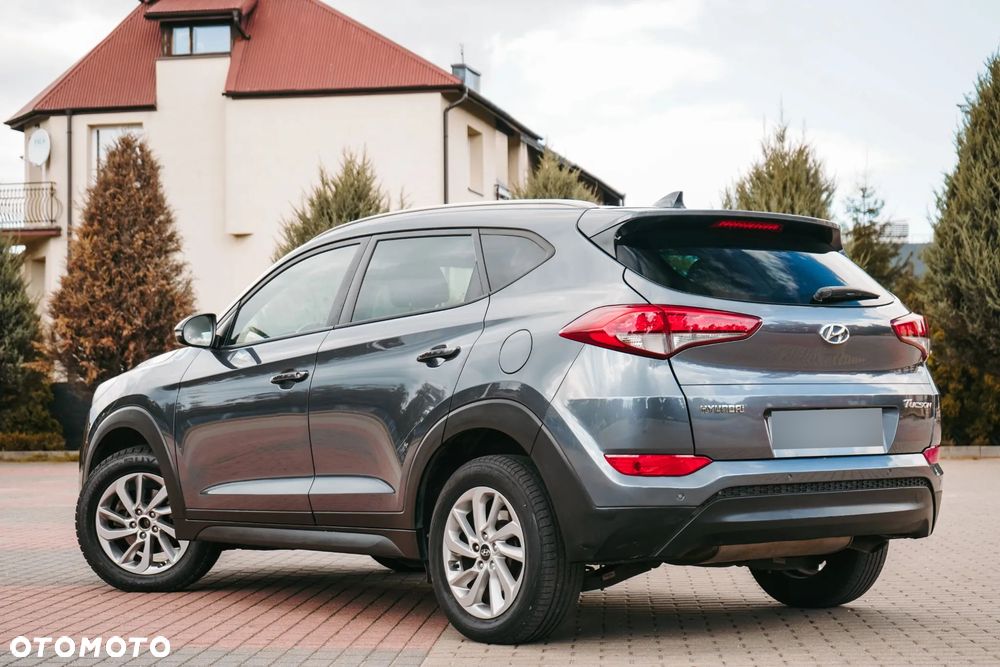 Hyundai Tucson blue 1.7 CRDi 2WD Intro Edition - 11