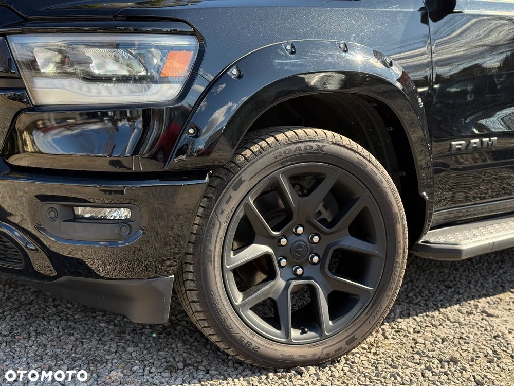 RAM 1500 Crew Cab Sport - 4