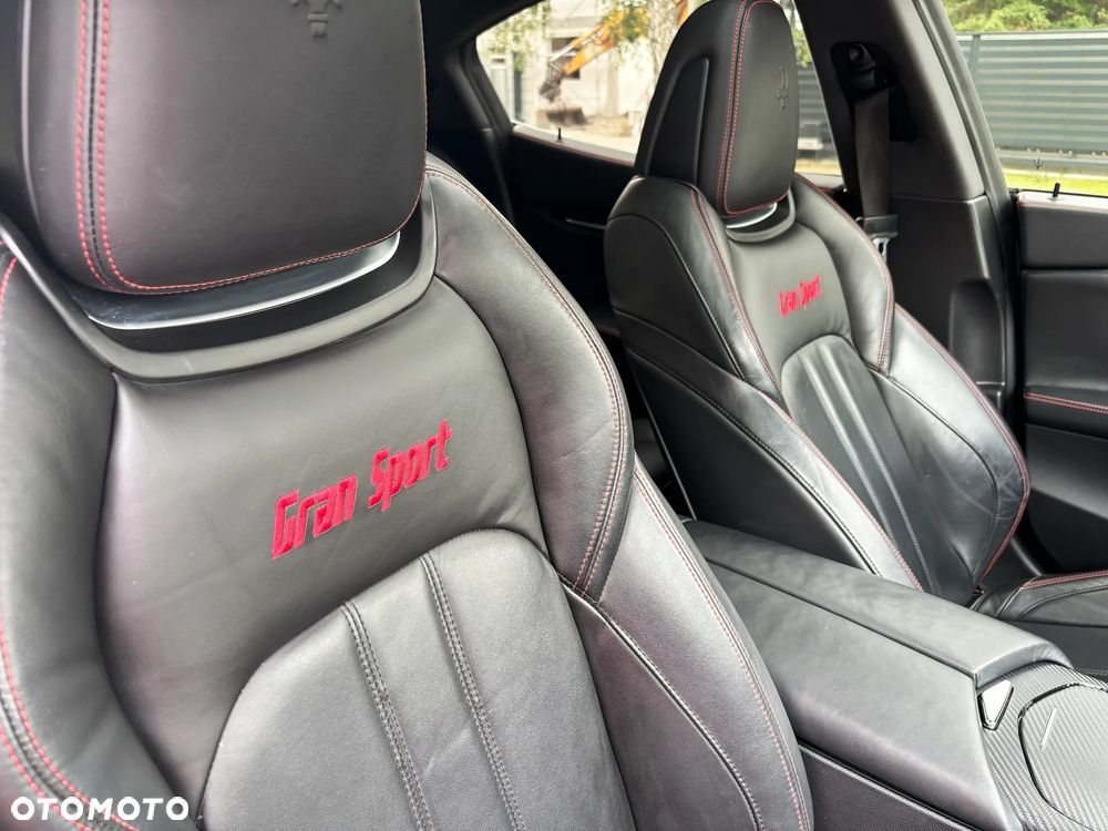 Maserati Ghibli S GranSport - 19