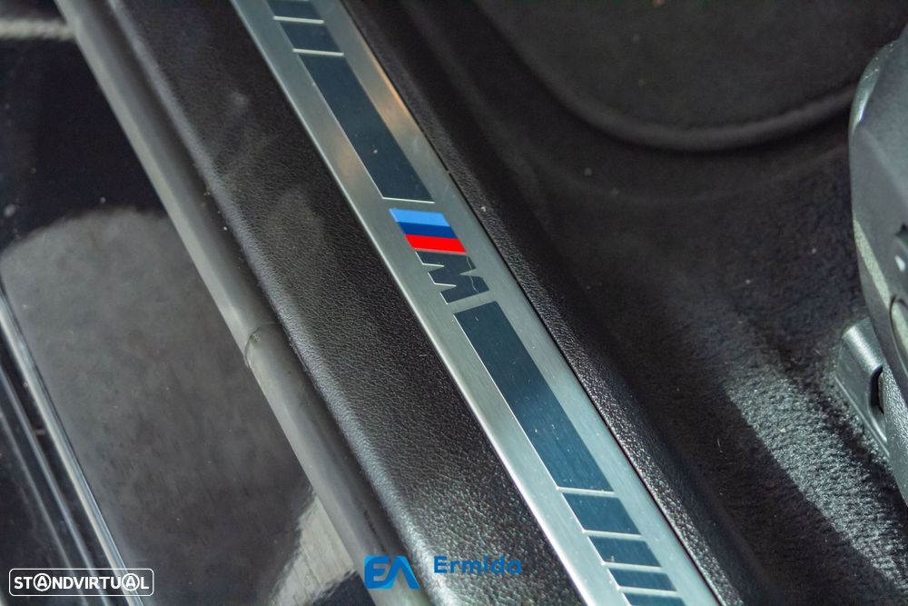 BMW 116 d Pack Desportivo M - 27