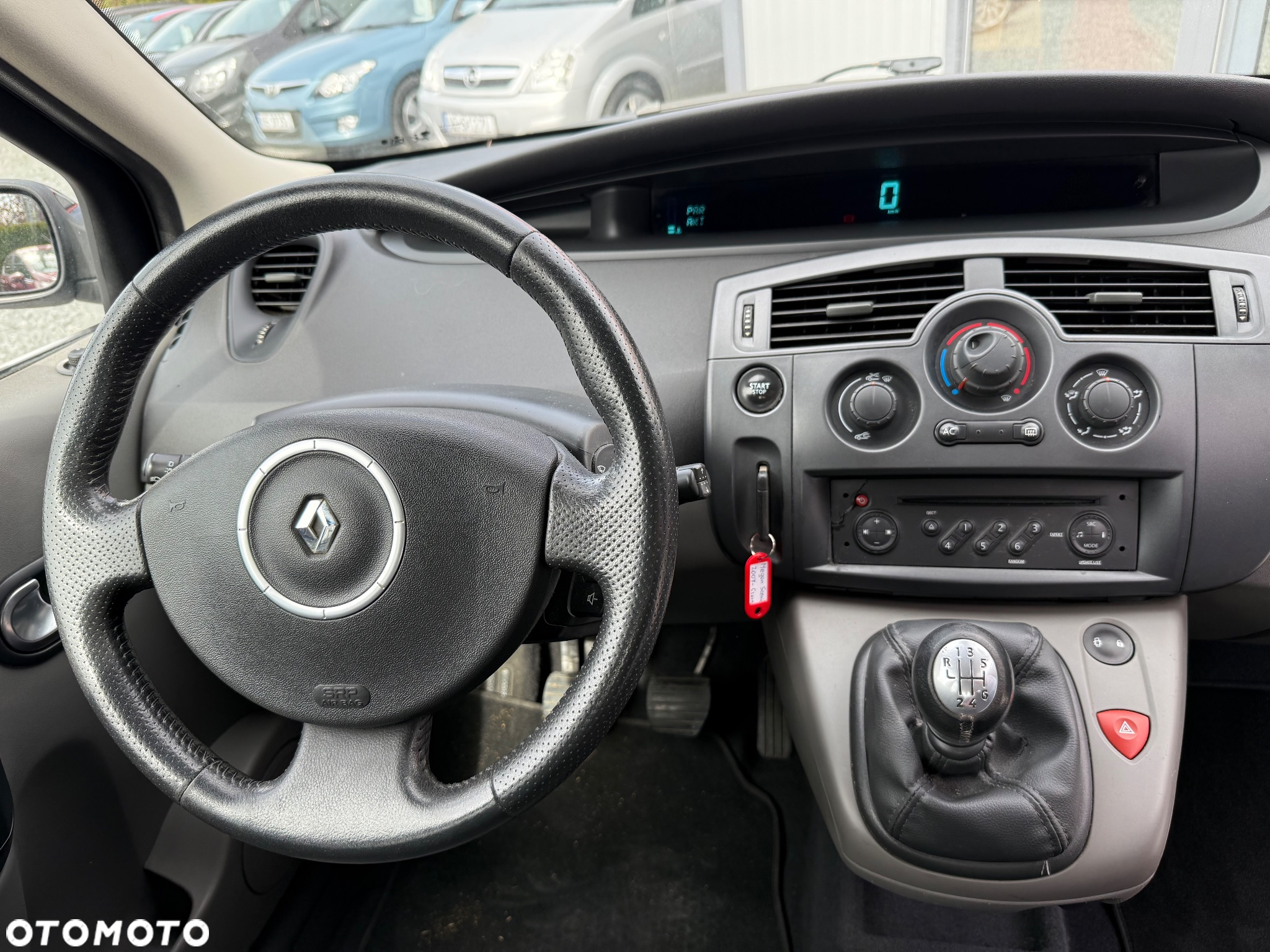 Renault Scenic 1.6 16V Avantage - 8
