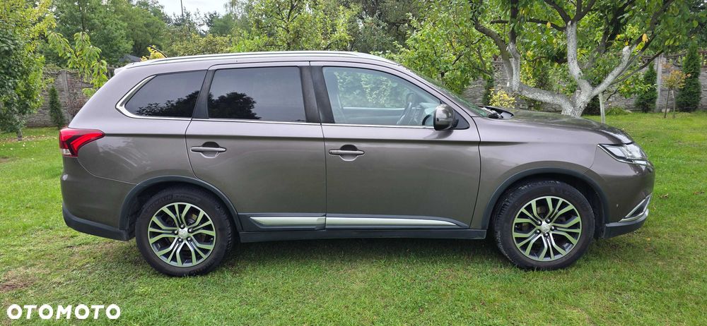 Mitsubishi Outlander 2016 photo 2