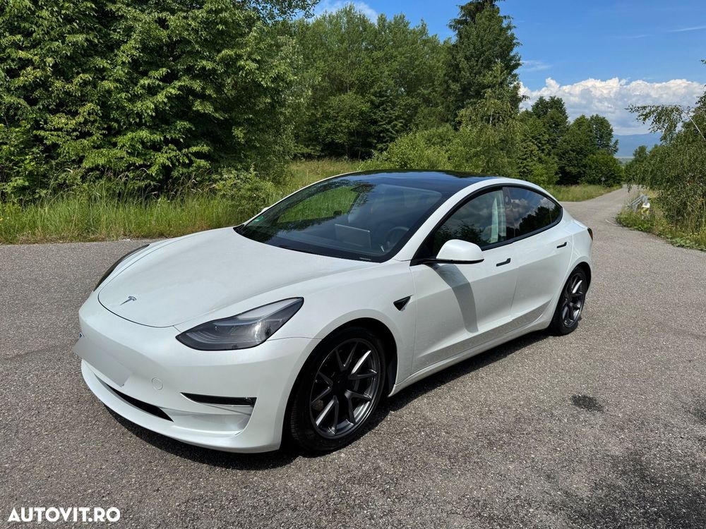 Tesla Model 3 - 9