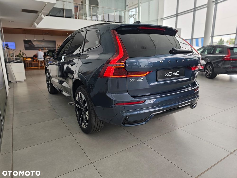 Volvo XC 60 B5 B AWD Ultra Dark - 3