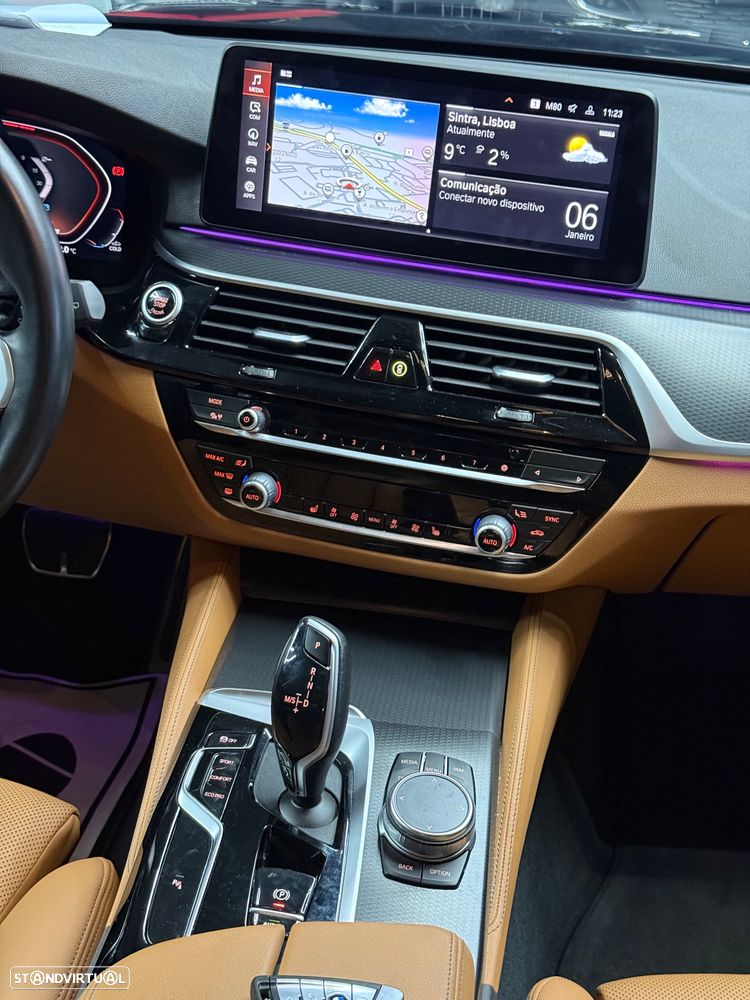 BMW 520 d xDrive Pack Desportivo M Pro - 33