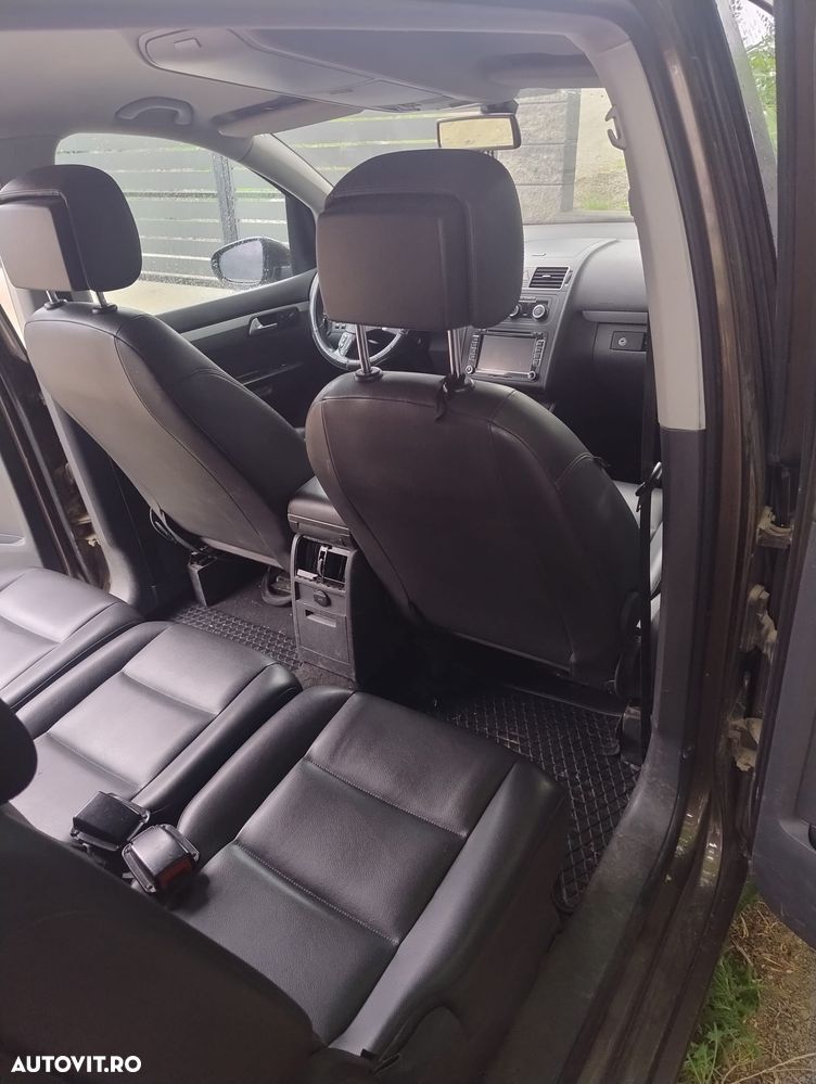 Volkswagen Touran 2.0 TDI DSG Highline - 5