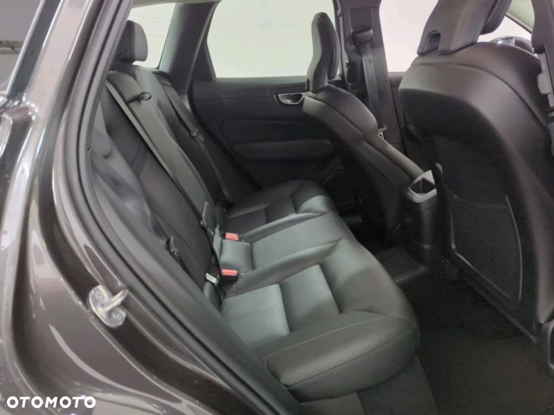 Volvo XC 60 T6 AWD Plus Dark - 11