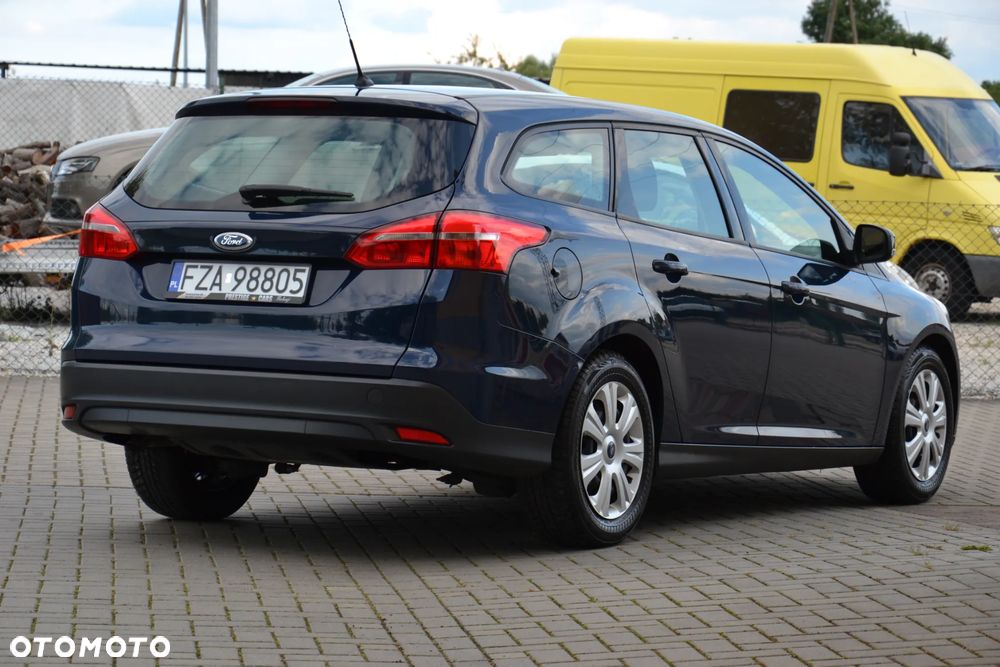 Ford Focus 1.5 TDCi DPF Start-Stopp-System Ambiente - 9