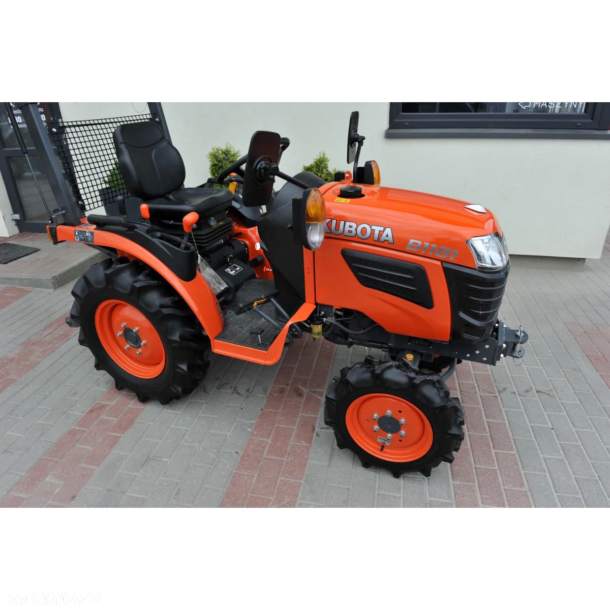 Kubota B1181 - 4x4 - 17KM - 1