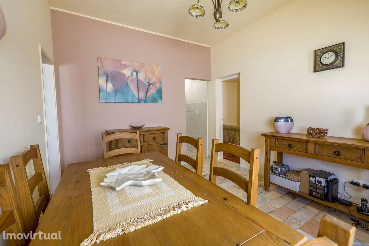 MORADIA TIPICA  GEMINADA  COM 2+1 QUARTOS  E TERRAÇOS NO CENTRO DE ESP - Grande imagem: 5/32