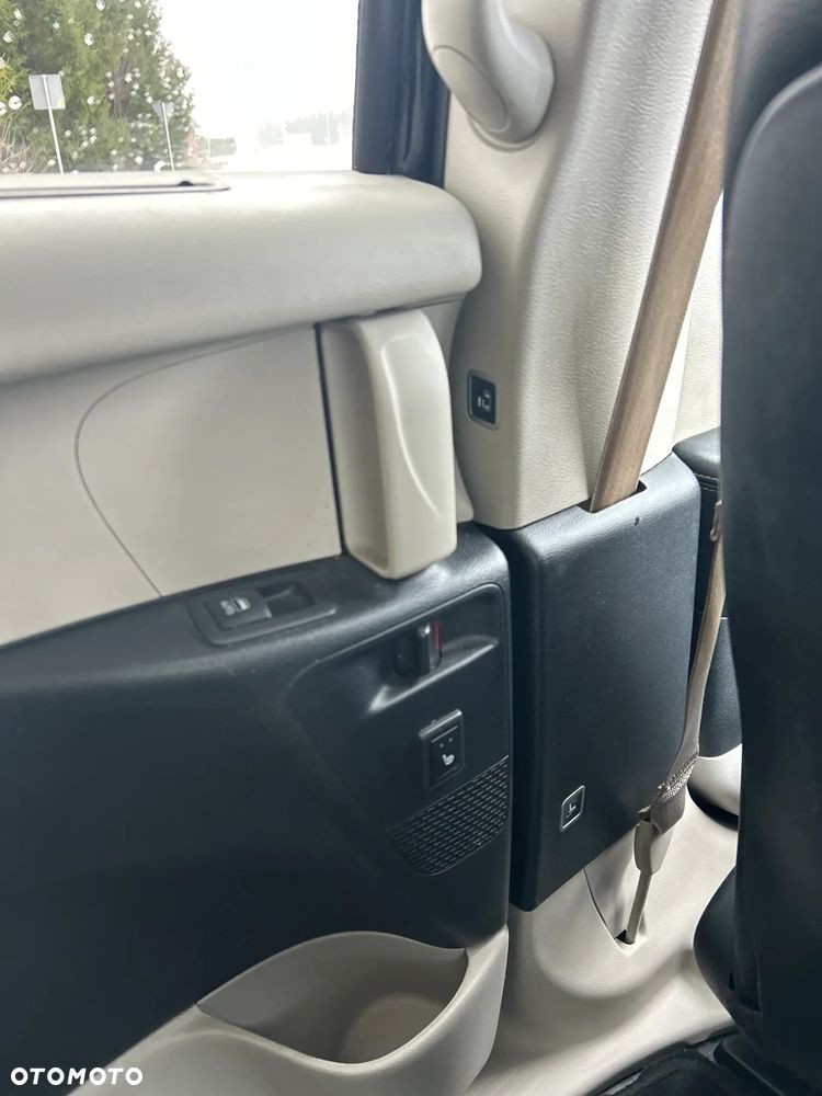 Chrysler Pacifica - 30