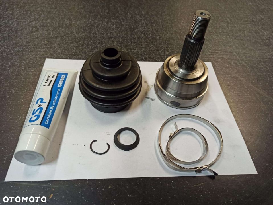 Przegub napędowy zewL/P  AUDI 80 B2 B3, VW GOLF II, JETTA II, PASSAT B2, SANTANA 1.3-2.2 08.78-10.91 - 1