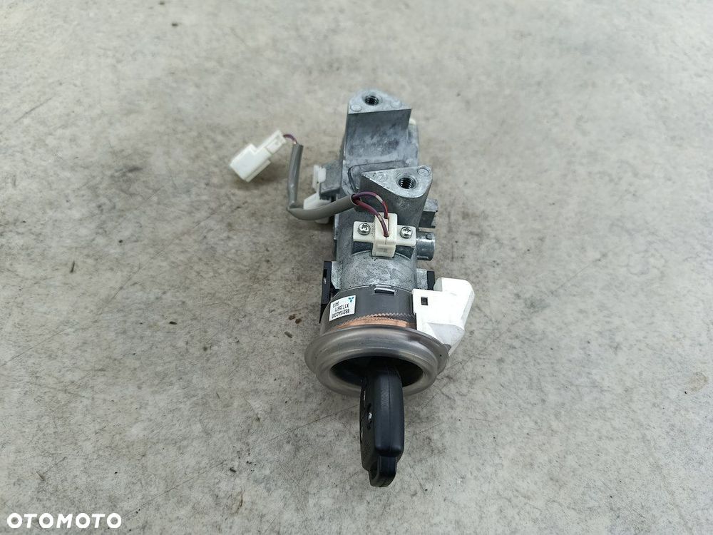 STACYJKA SUBARU FORESTER III 88215AG000  X1T25971 2.0 D - 4