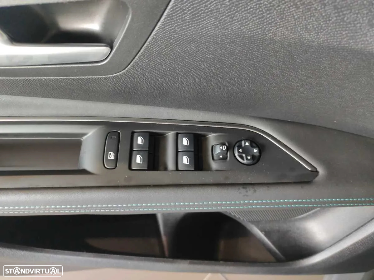 Peugeot 3008 1.6 Hybrid Allure Pack e-EAT8 - 11