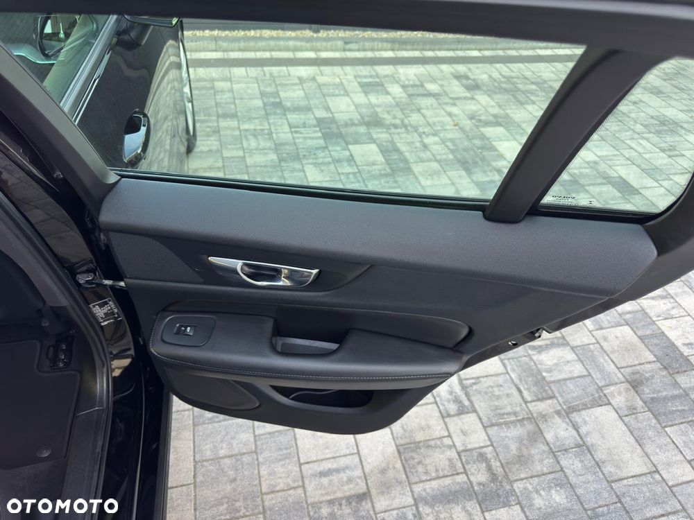 Volvo V60 B4 D Momentum Core - 21